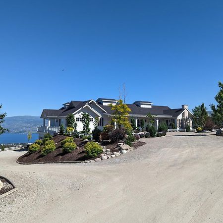 Autumn Lane B&B, Farmhouse Elegance & Stunning Lakeviews West Kelowna Dış mekan fotoğraf