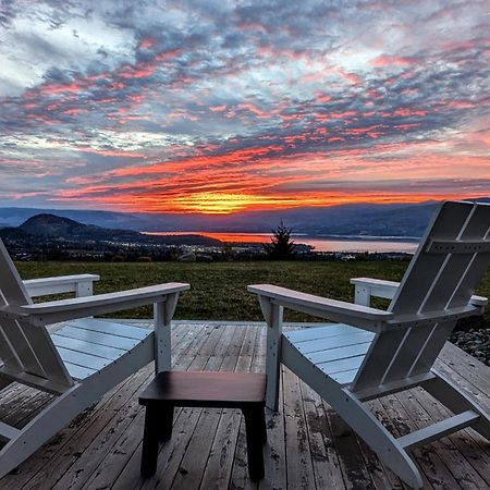 Autumn Lane B&B, Farmhouse Elegance & Stunning Lakeviews West Kelowna Dış mekan fotoğraf