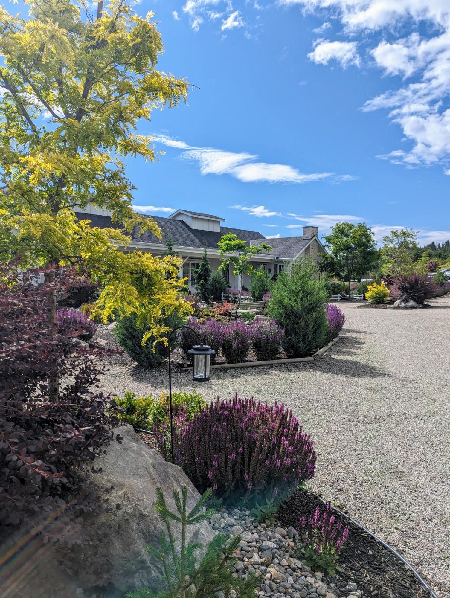 Autumn Lane B&B, Farmhouse Elegance & Stunning Lakeviews West Kelowna Dış mekan fotoğraf
