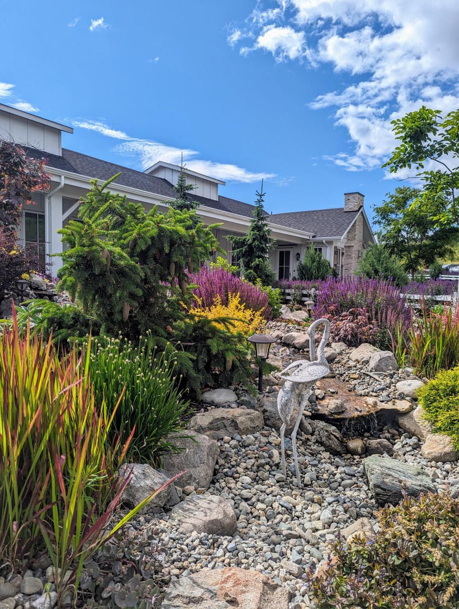 Autumn Lane B&B, Farmhouse Elegance & Stunning Lakeviews West Kelowna Dış mekan fotoğraf
