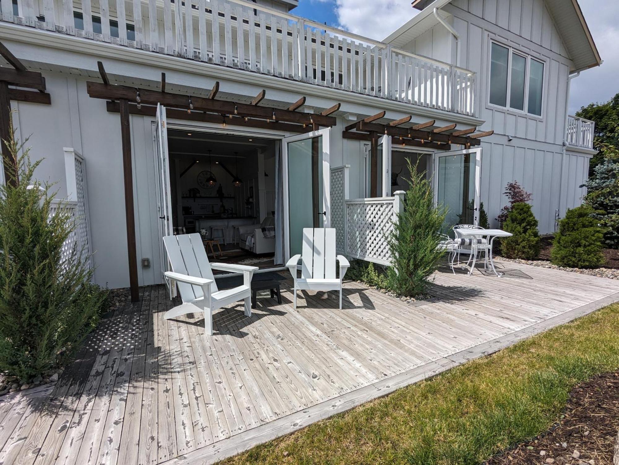 Autumn Lane B&B, Farmhouse Elegance & Stunning Lakeviews West Kelowna Dış mekan fotoğraf